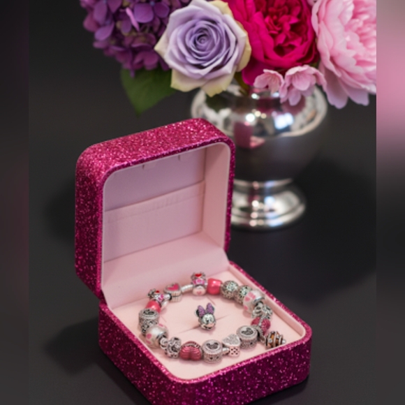 Pandora Bracelet & S925 Minnie Mouse Pink Charm Bracelet -All Sizes Available - Picture 1 of 7
